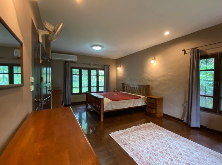 A colonial style 3 bed house for rent in Muang Chiang Mai-P-PHR946