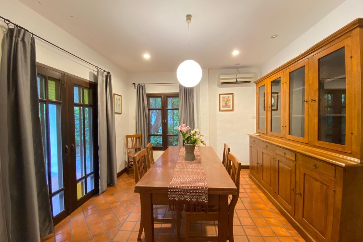 A colonial style 3 bed house for rent in Muang Chiang Mai-P-PHR946