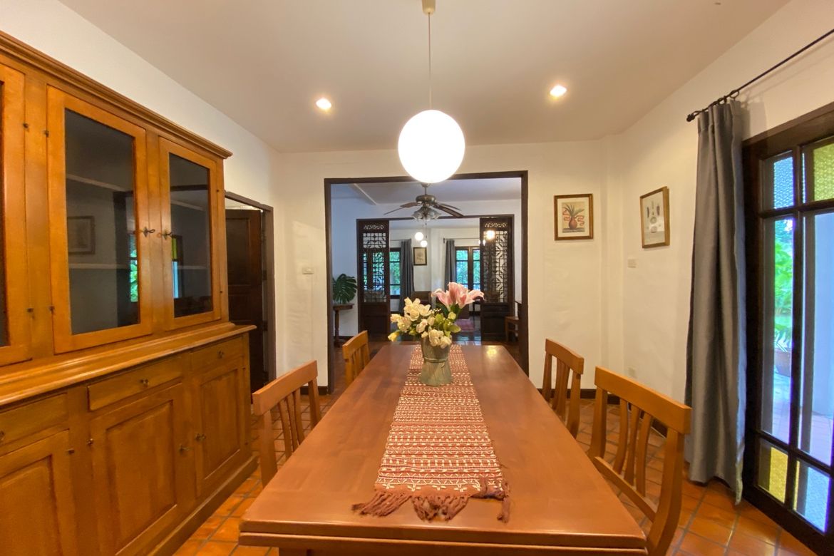 A colonial style 3 bed house for rent in Muang Chiang Mai-P-PHR946