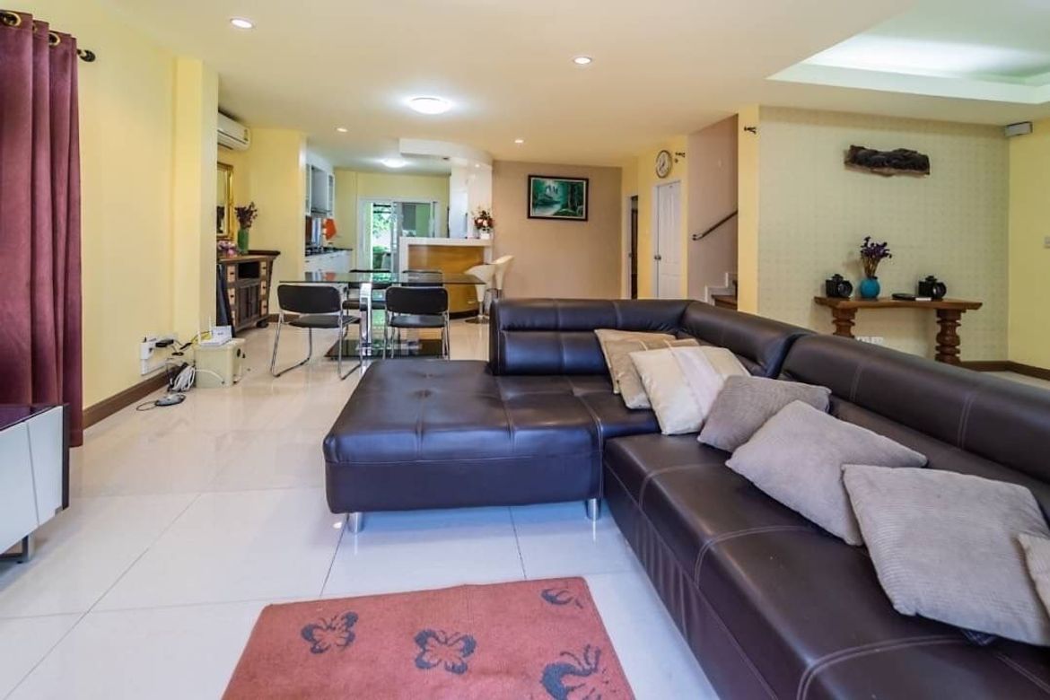 spacious area (San Kamphaeng)-J-JOY1497