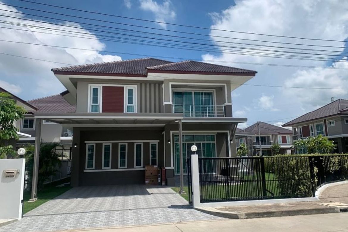 House for rent near San Kamphaeng The house will be vacant on 20/2/66 Beautiful house on a large land-J-LN050