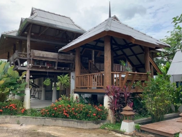 A wooden Thai house for rent in Mae Rim