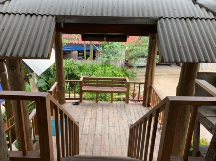 A wooden Thai house for rent in Mae Rim