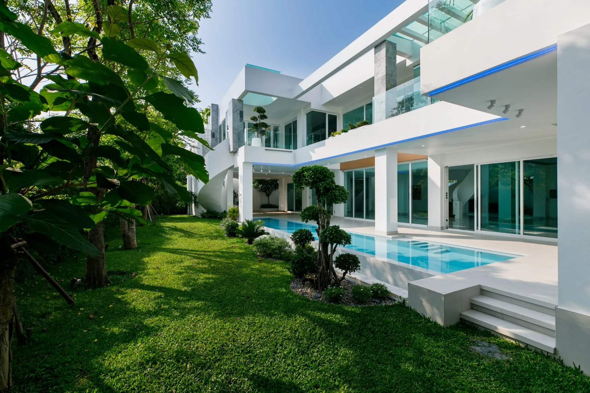 Luxurious 8-Bedroom Home for sale in Chiang Mai | Modern Style-CMP-102