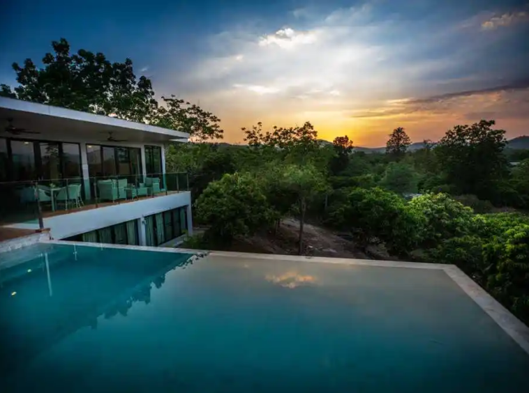 Luxury 5 Bedroom Villa for Sale in Nam Phrae