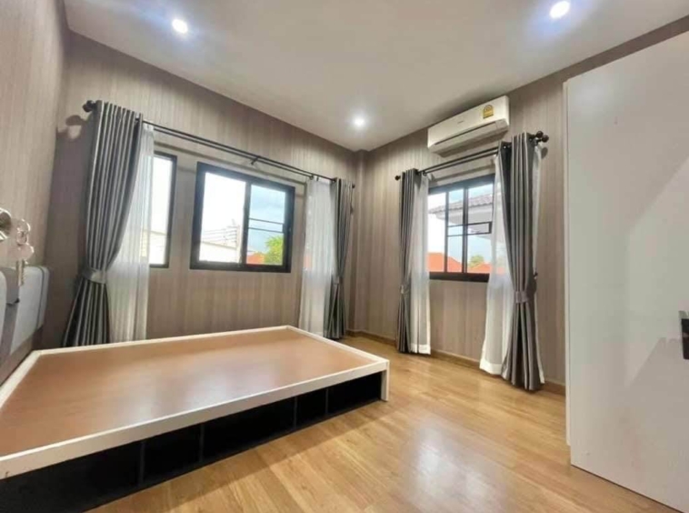 Spacious 7BR Twin House for Sale in Chiang Mai - Reduced Price-CMP-41