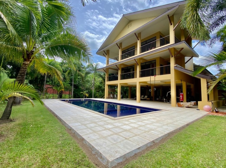 A large family home with private pool for sale in Nam Phrae