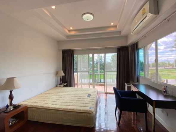 A family house for sale in Hang Dong