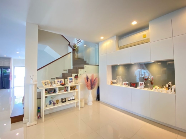 4 Bed modern house for sale in Hang Dong Chiang Mai-P-PHS847