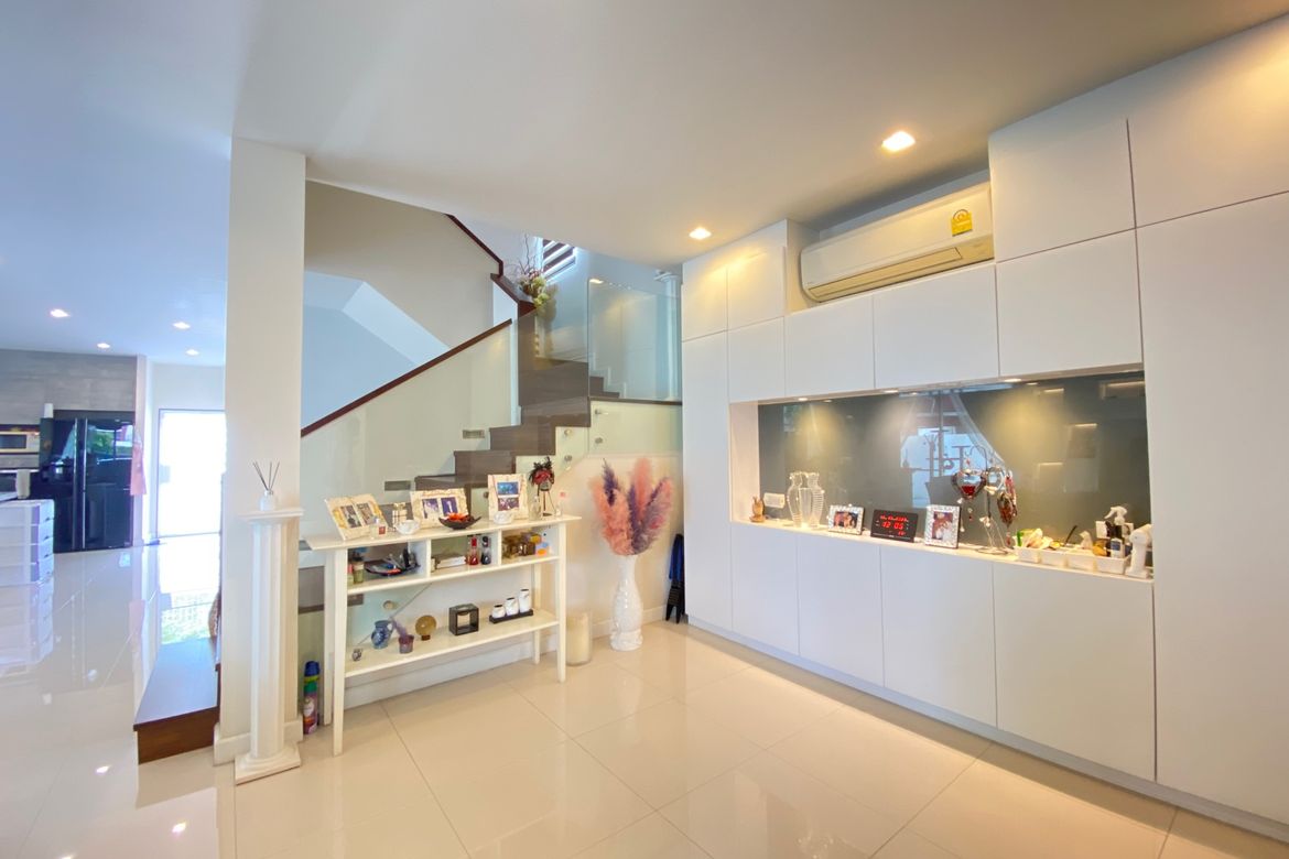 4 Bed modern house for sale in Hang Dong Chiang Mai-P-PHS847