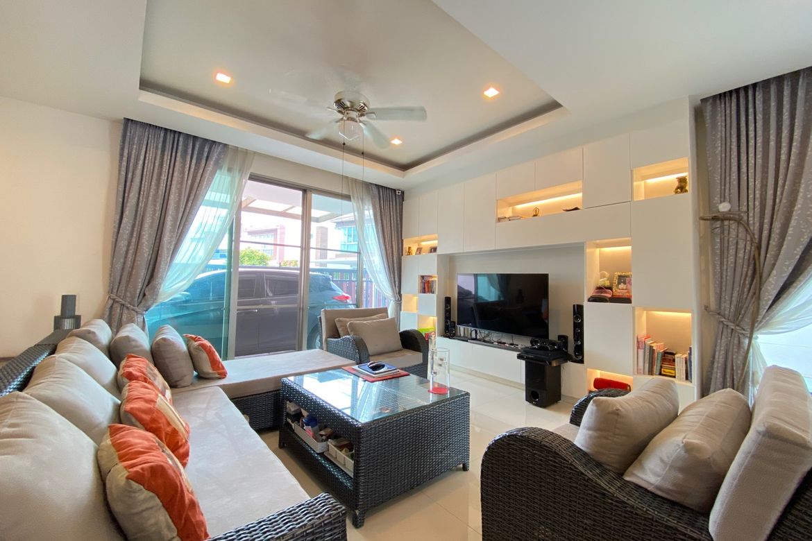 4 Bed modern house for sale in Hang Dong Chiang Mai-P-PHS847