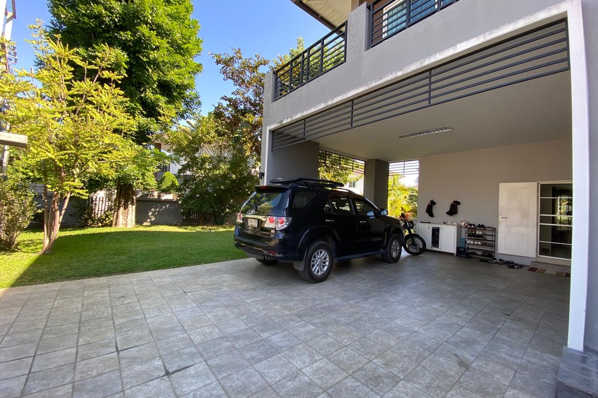 A family home for sale in Hang Dong