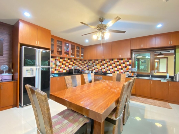 6 bed family home with private pool for sale in Nam Phrae Chiang Mai-P-PHS936