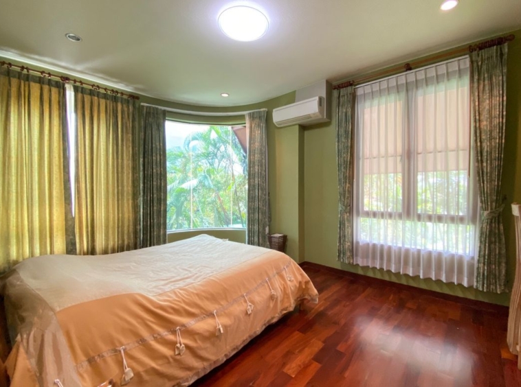 6 bed family home with private pool for sale in Nam Phrae Chiang Mai-P-PHS936