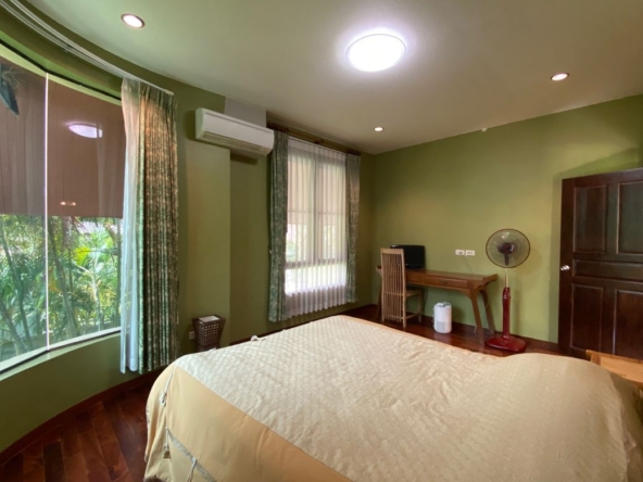 6 bed family home with private pool for sale in Nam Phrae Chiang Mai-P-PHS936