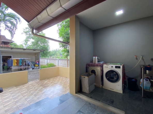 6 bed family home with private pool for sale in Nam Phrae Chiang Mai-P-PHS936