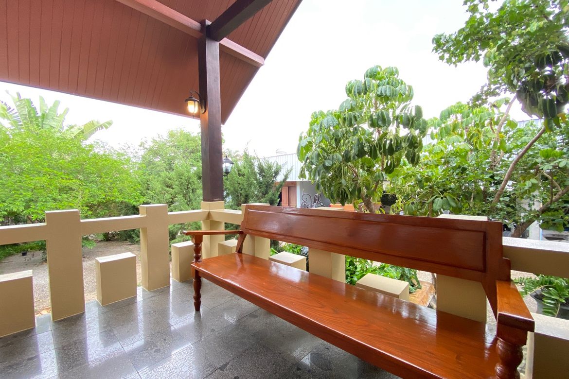 6 bed family home with private pool for sale in Nam Phrae Chiang Mai-P-PHS936