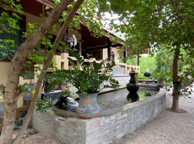 6 bed family home with private pool for sale in Nam Phrae Chiang Mai-P-PHS936