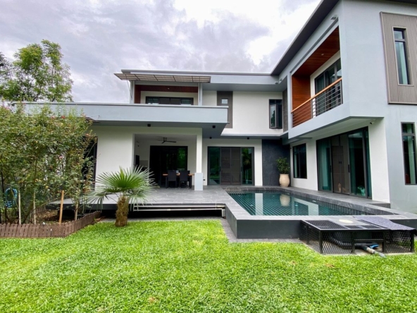 A pool villa with 3 bed for sale in Nam Phrae