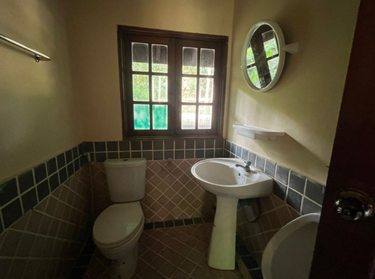 4 bathrooms