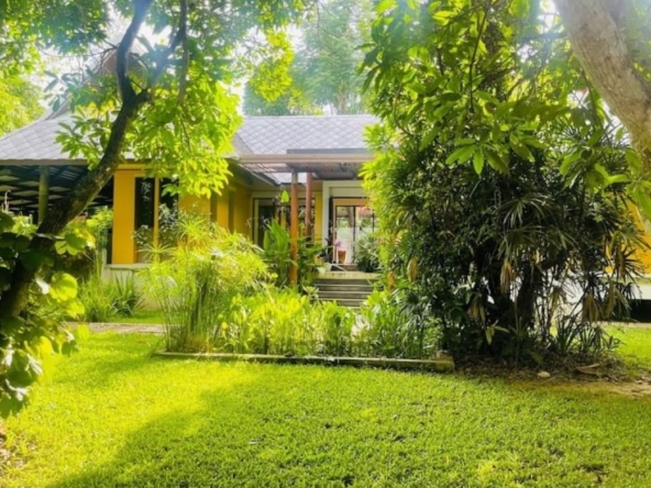 2 Bedroom Villa with Large Garden in Mae Rim.-J-WA006