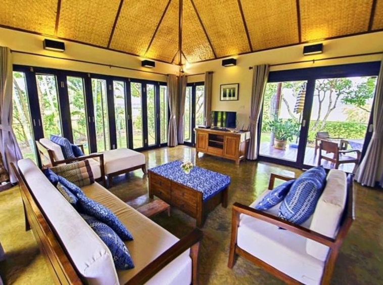 2 Bedroom Villa with Large Garden in Mae Rim.-J-WA006