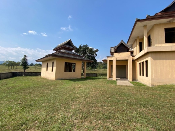 A modern Thai Lanna house for sale in Mae Tang