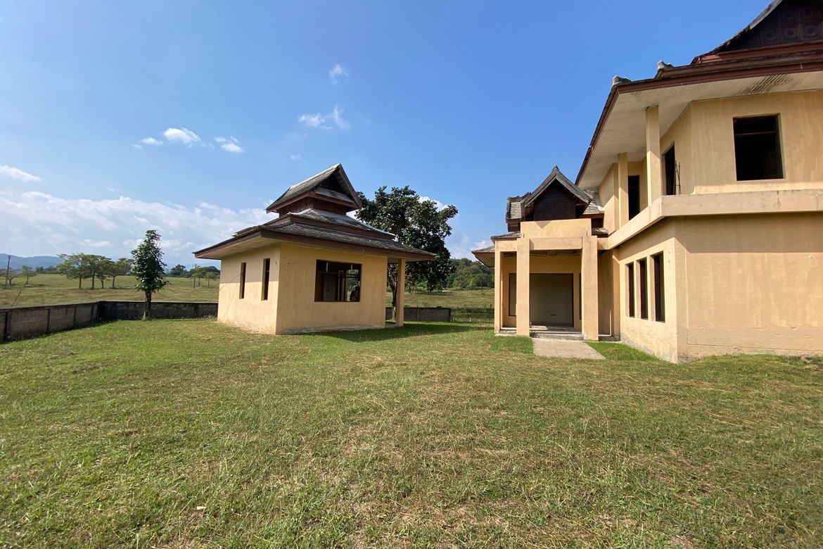 A modern Thai Lanna house for sale in Mae Tang