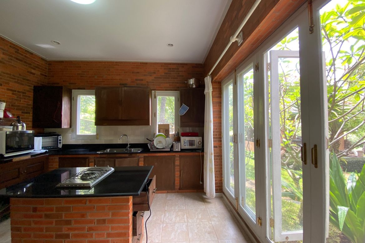 English country home for sale in Mae Rim