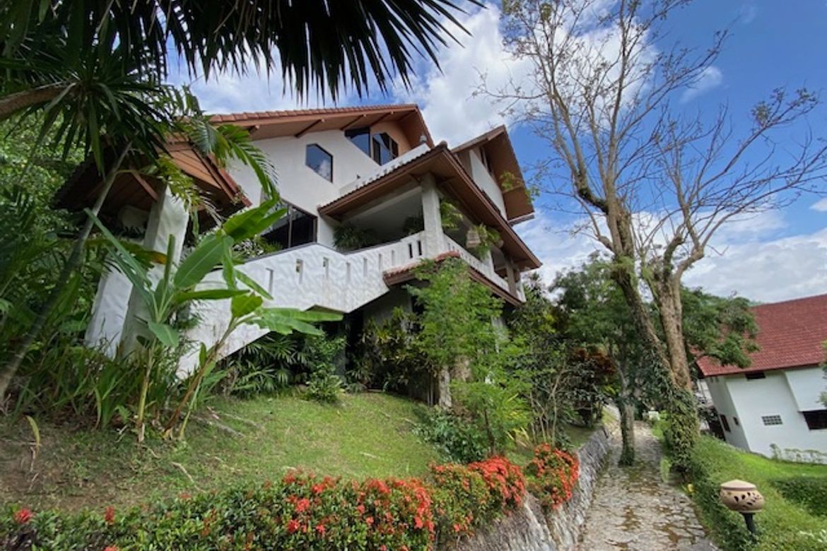 4 Bed house for sale in Mae Rim