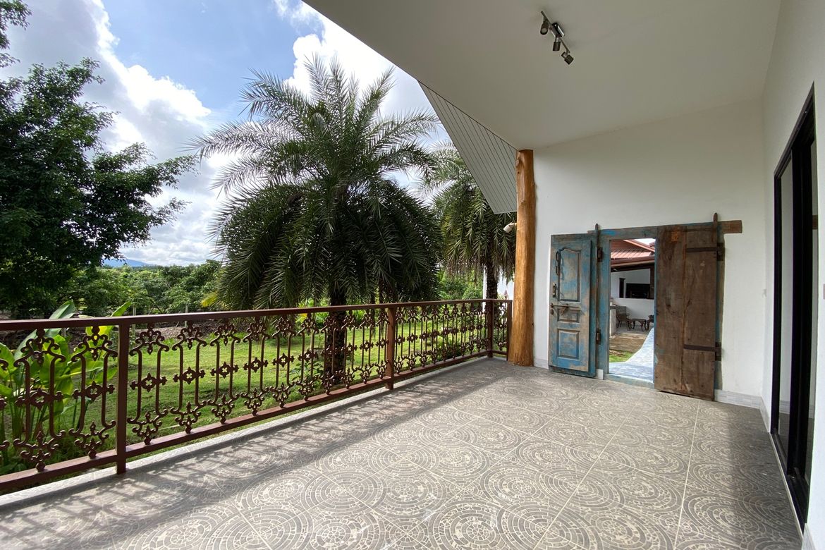 A pool villa 4 bed for sale in Mae Tang