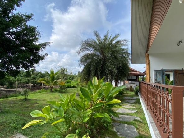 A pool villa 4 bed for sale in Mae Tang