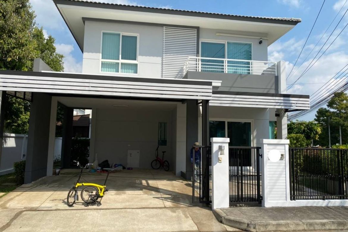 Selling a house LAND AND HOUSE Ruamchok