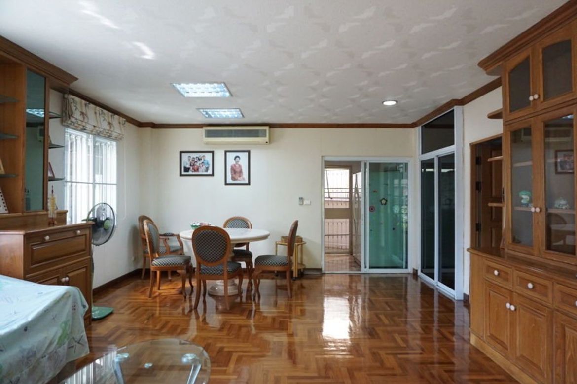 2 houses with 5 bedrooms for sale in Muang Chiang Mai-P-PHS404