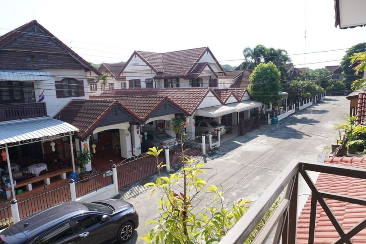 2 houses with 5 bedrooms for sale in Muang Chiang Mai-P-PHS404