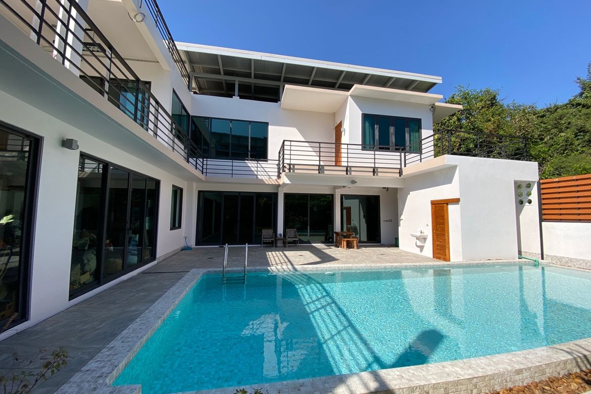 A modern house with pool for sale in Nimman area