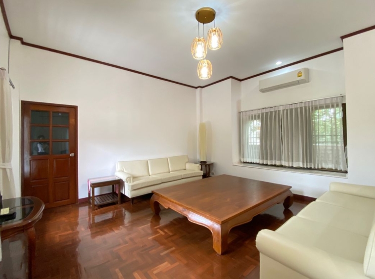 6 bed house for sale in Muang