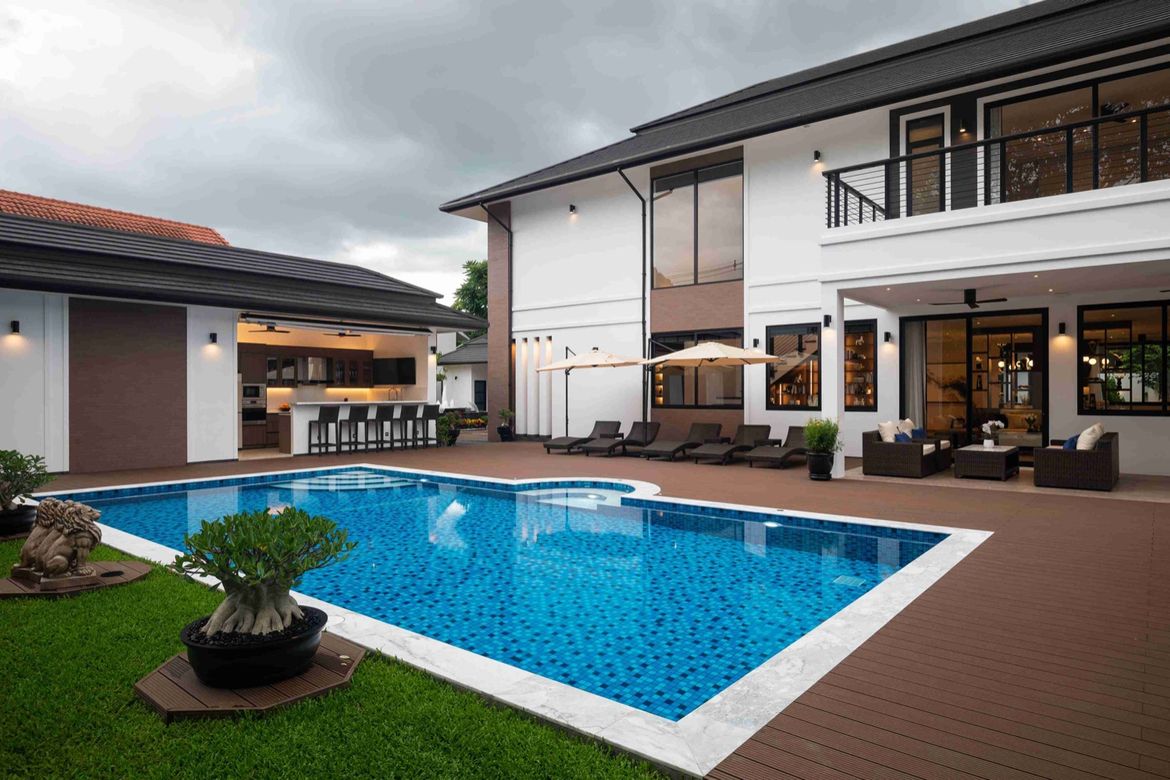 Brand new 5 bed luxury pool villa for sale in Muang Chiang Mai-P-PHS957