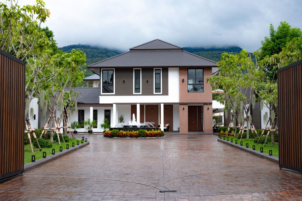 Brand new 5 bed luxury pool villa for sale in Muang Chiang Mai-P-PHS957