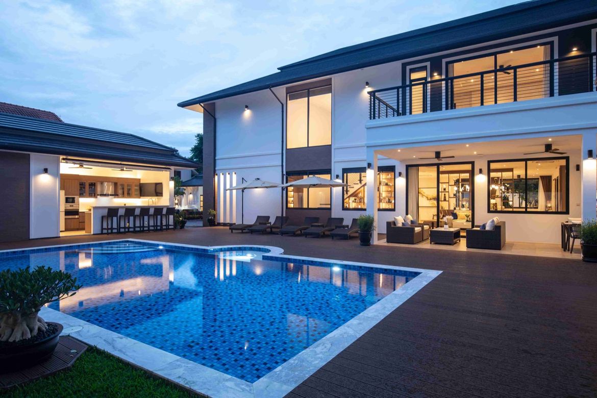 Brand new 5 bed luxury pool villa for sale in Muang Chiang Mai-P-PHS957