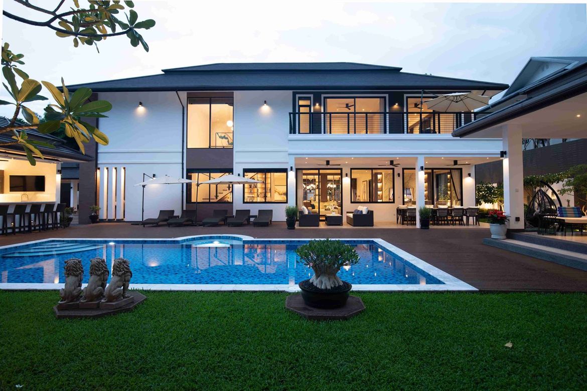 Brand new 5 bed luxury pool villa for sale in Muang Chiang Mai-P-PHS957