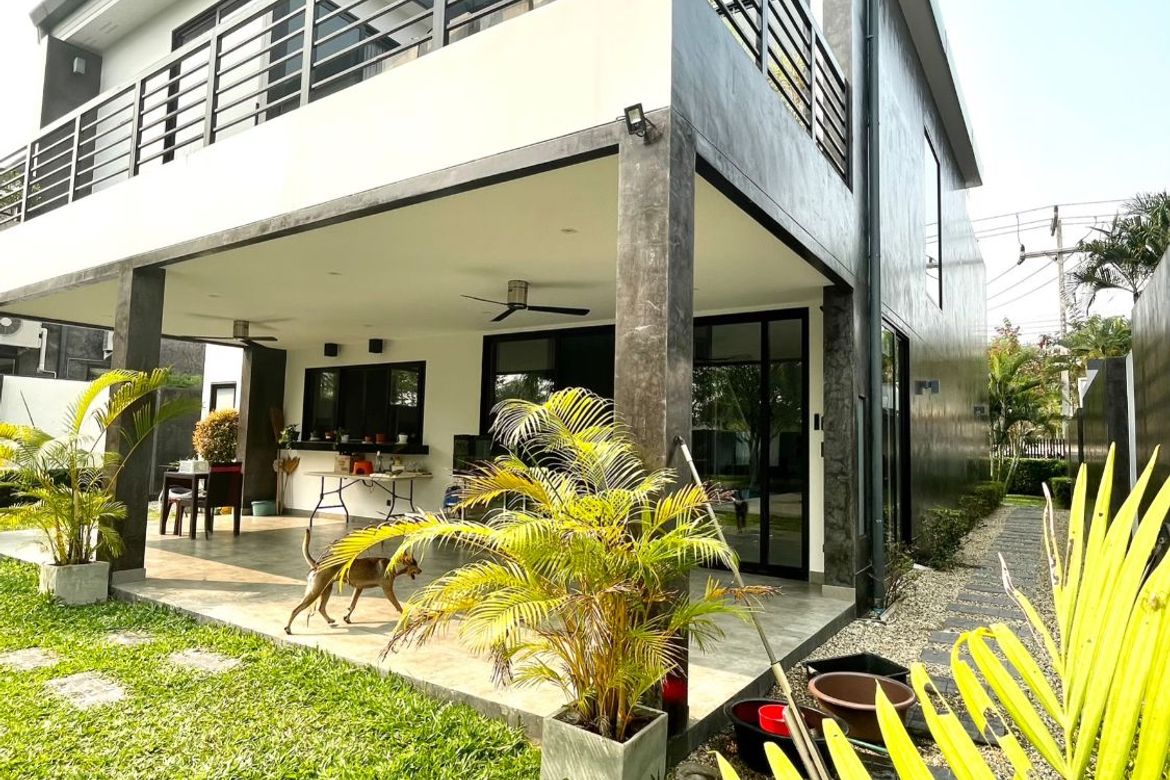 3 ฺฺBedroom Modern Pool Villa for sale in Hang Dong-SM-sta-1325