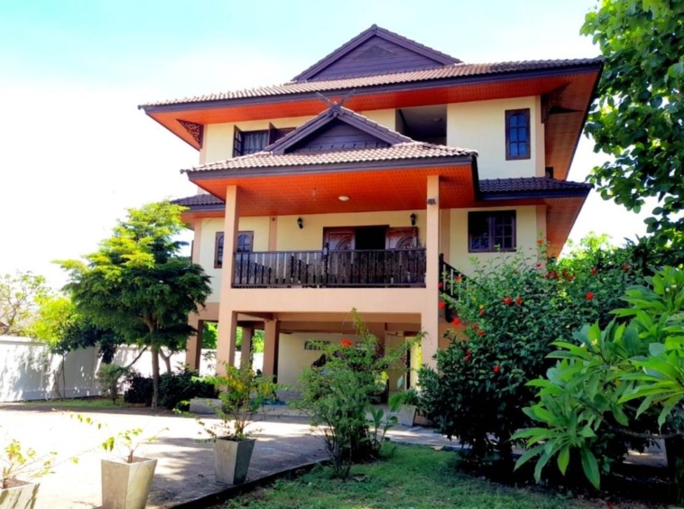 3-storey detached house for sale in Lanna style