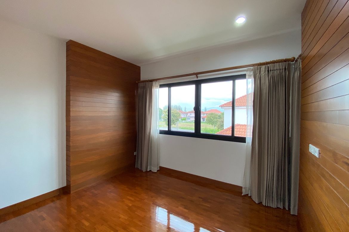 Brand new 3 beds house for sale in Sankhampeang