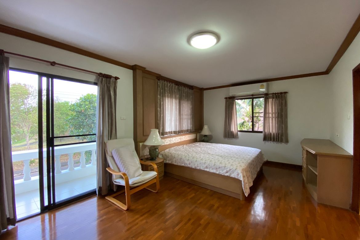 4 Bed house for sale in San Khampeang