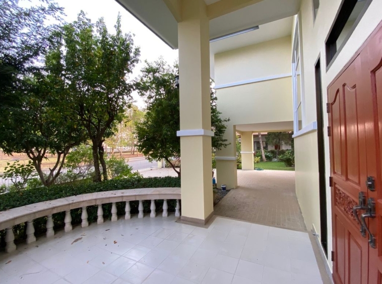 4 Bed house for sale in San Khampeang