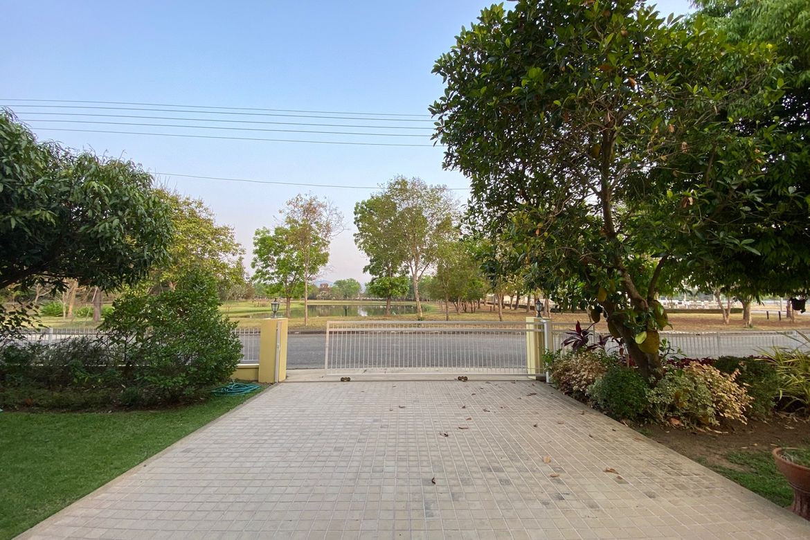 4 Bed house for sale in San Khampeang