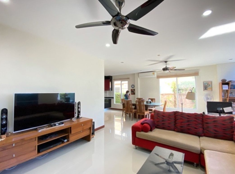 3 bed house for sale at Wararom Charoenmuang Project