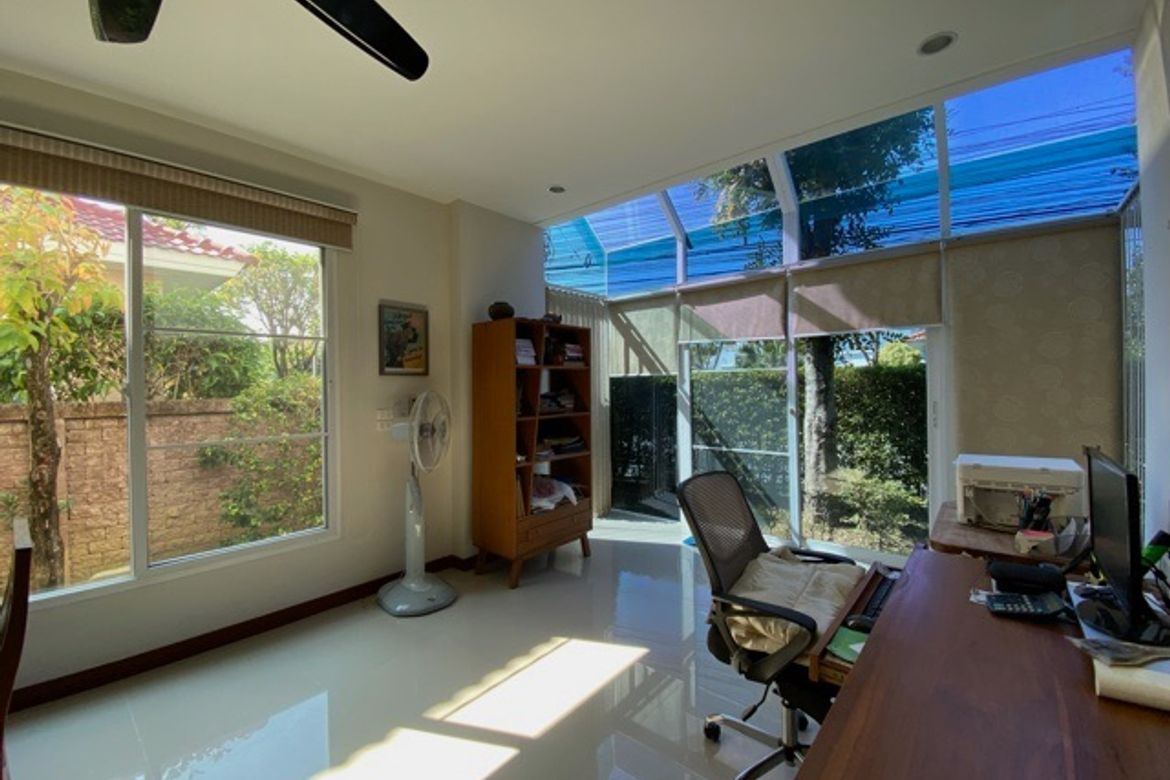 3 bed house for sale at Wararom Charoenmuang Project