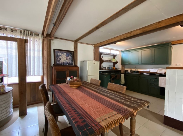 A charming wooden Thai house for sale in Sankhampeang